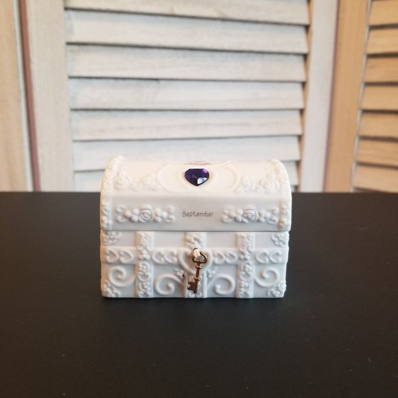 Precious moments keepsake box - Picture 1 of 4